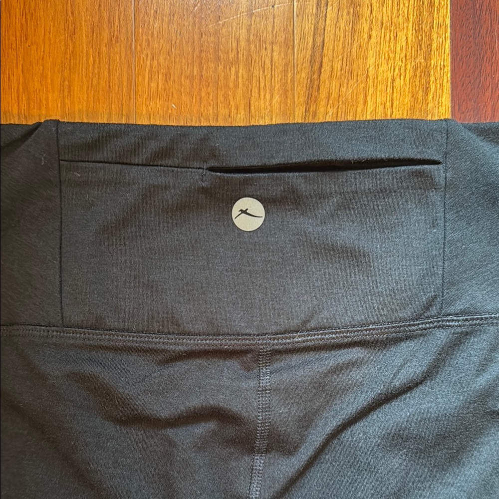Gottex | Black High-Waisted Ruched Leggings | Size Medium - Picture 4 of 4